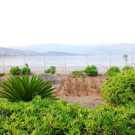 Seaside Garden بيت للعطل Galaxídhion